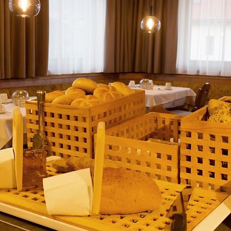 Ferienhotel Bergland Arzl im Pitztal Buitenkant foto