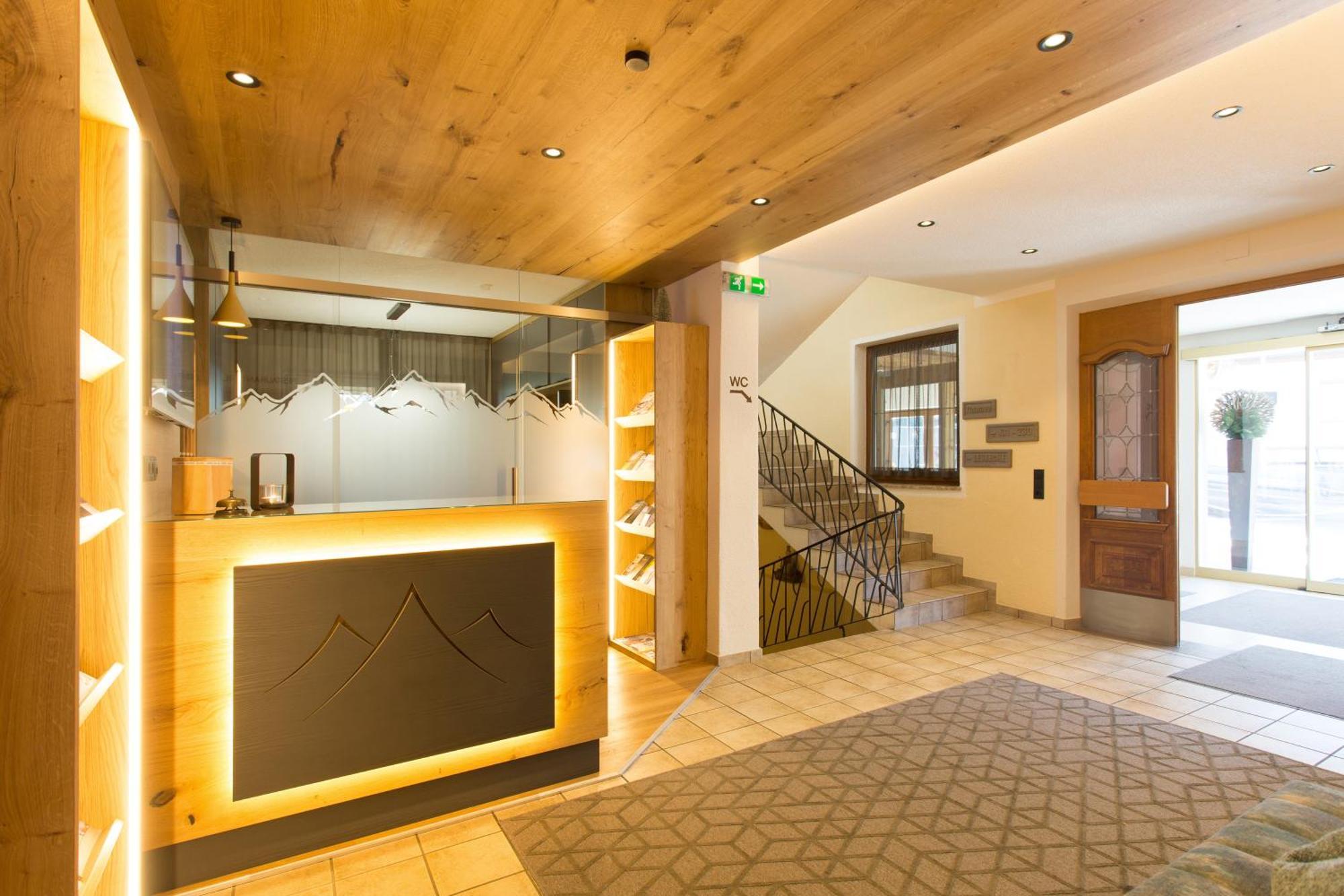 Ferienhotel Bergland Arzl im Pitztal Buitenkant foto